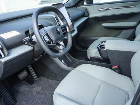 New 2025 Volvo EX30 Plus AWD/4WD image 18