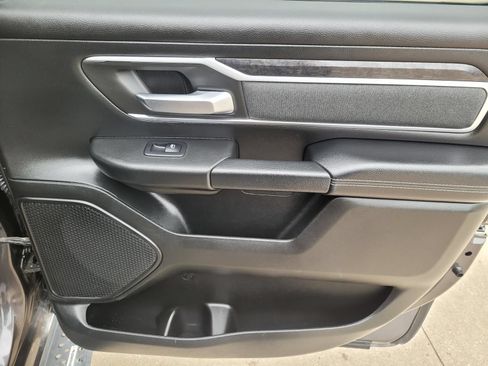 Used 2019 RAM 1500 Big Horn RWD image 12