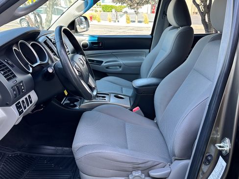 Used 2015 Toyota Tacoma 4x4 Double Cab w/ TRD Sport Package image 13