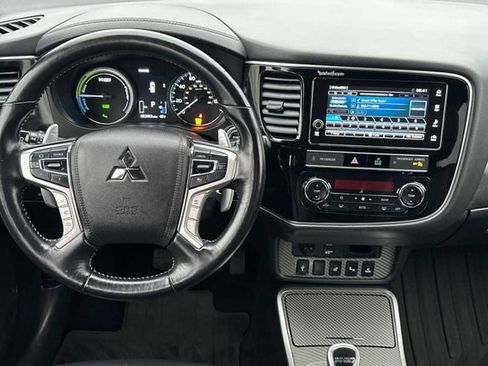 Used 2019 Mitsubishi Outlander GT image 12