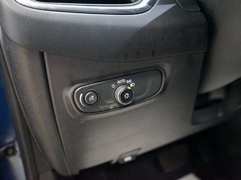 Used 2020 Chevrolet Equinox LT image 29