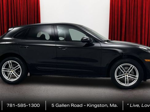 Used 2022 Porsche Macan AWD/4WD image 4