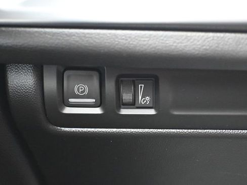 Used 2024 Cadillac XT4 Premium Luxury image 38