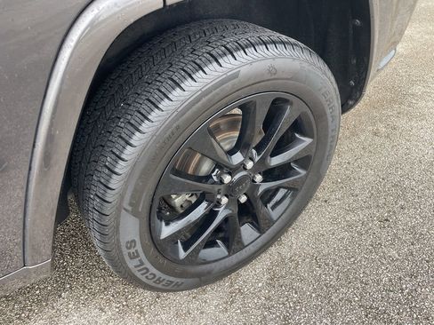 Used 2017 Jeep Grand Cherokee Altitude RWD image 18