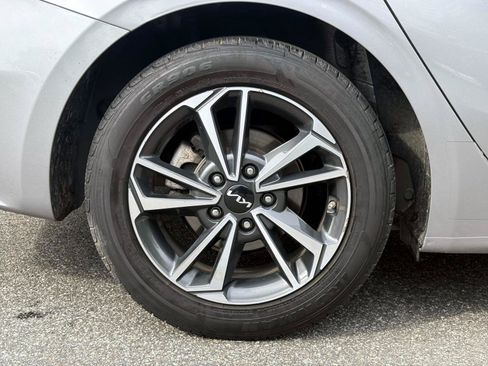 Certified 2024 Kia Forte LXS FWD image 32