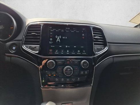 Used 2019 Jeep Grand Cherokee Limited AWD/4WD image 14