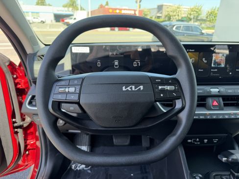 Used 2025 Kia K4 FWD image 17