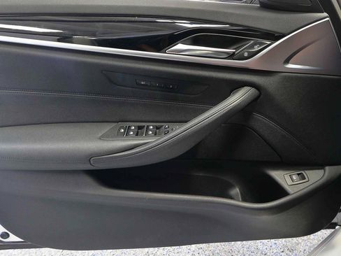 Used 2017 BMW 530i RWD image 7