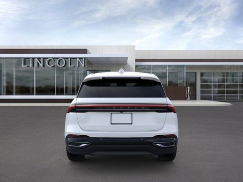 New 2026 Lincoln Nautilus Premier image 5