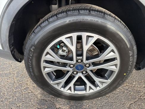 Used 2020 Ford Escape SEL image 8