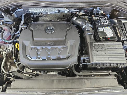 Certified 2022 Volkswagen Tiguan SE w/ Panoramic Sunroof Package image 31