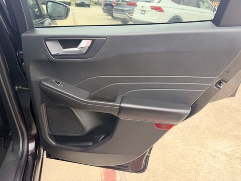 Used 2021 Ford Escape SE FWD image 17