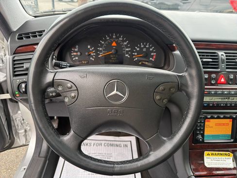 Used 2000 Mercedes-Benz E 320 4MATIC Wagon image 29