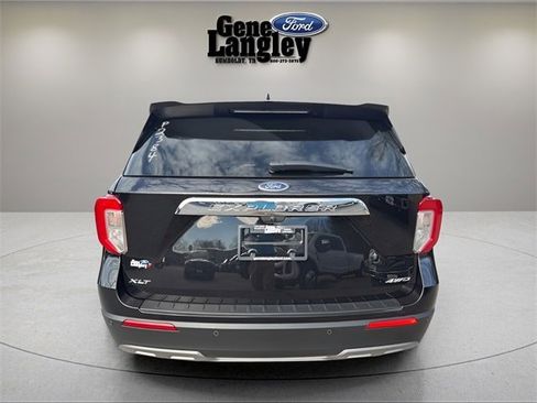 Used 2023 Ford Explorer XLT w/ Equipment Group 202A image 6