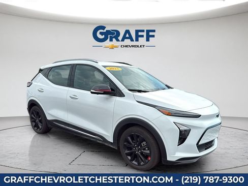 Used 2023 Chevrolet Bolt EUV Premier w/ Sun & Sound Package FWD image 10