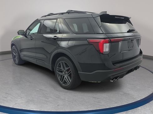Used 2025 Ford Explorer ST AWD/4WD image 7