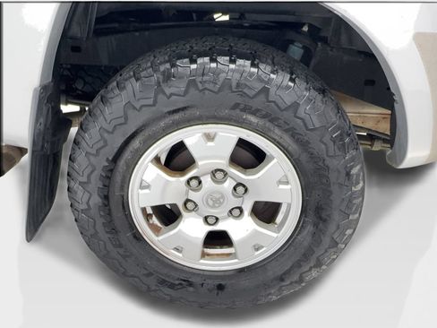 Used 2013 Toyota Tacoma PreRunner w/ TRD Off-Road Pkg RWD image 14
