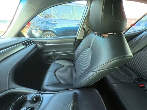 Used 2019 Toyota Camry SE image 27