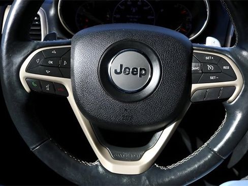 Used 2017 Jeep Grand Cherokee Limited w/ Trailer Tow Group IV image 20