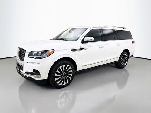 Used 2023 Lincoln Navigator L Black Label image 3