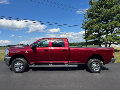 Used 2024 RAM 2500 Tradesman w/ Chrome Appearance Group AWD/4WD image 3