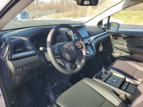 New 2026 Honda Odyssey Touring image 18