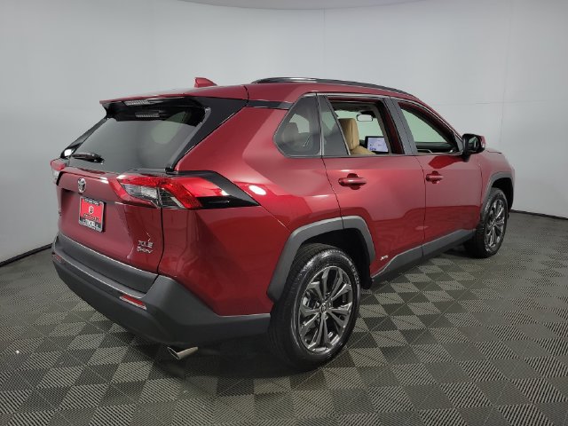 Used 2025 Toyota RAV4 XLE Premium w/ Weather Package AWD/4WD image 7