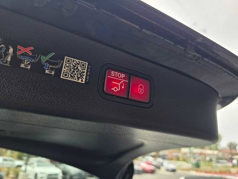 Used 2025 Mercedes-Benz E 450 4MATIC All-Terrain Wagon image 21