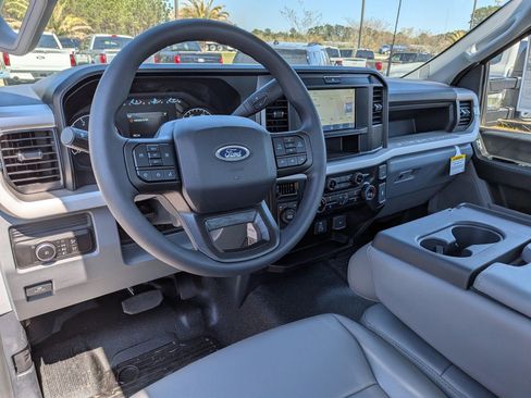 New 2026 Ford F550 4x4 Regular Cab Super Duty w/ XL Chrome Package image 9