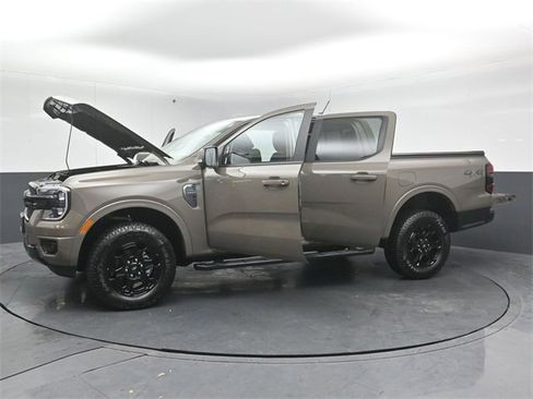 Used 2025 Ford Ranger Lariat w/ Black Appearance Package image 56