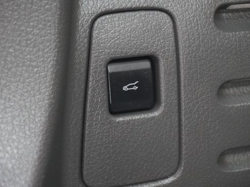 Used 2013 Ford Edge SEL FWD image 22