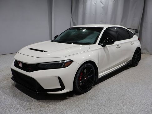 Used 2024 Honda Civic Type R image 5