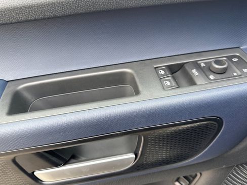 New 2025 Volkswagen ID. Buzz Pro S RWD image 11