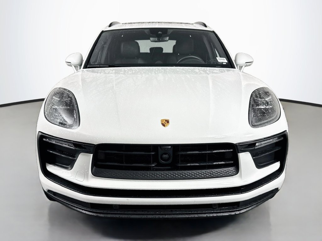 Certified 2026 Porsche Macan AWD/4WD image 6