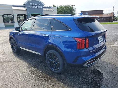 Used 2023 Kia Sorento SX AWD/4WD image 3