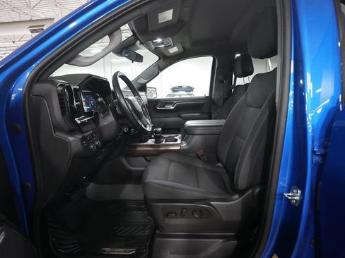 Used 2023 Chevrolet Silverado 1500 LT Trail Boss w/ Convenience Package II AWD/4WD image 7