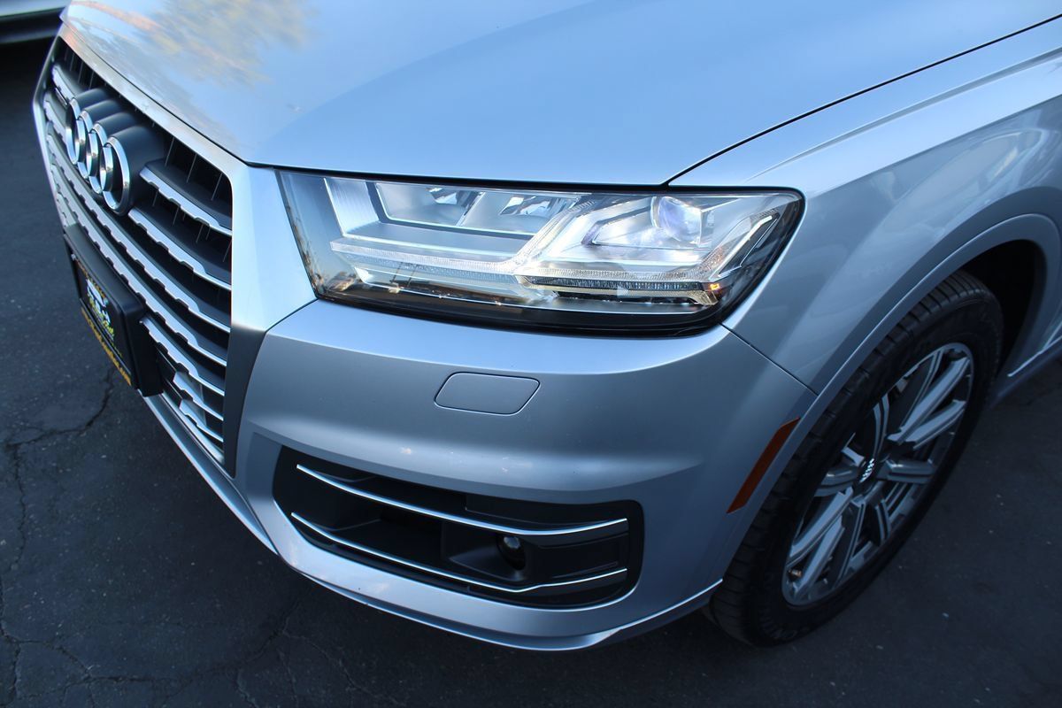 Used 2017 Audi Q7 3.0T Premium Plus w/ Premium Plus Package AWD/4WD image 10