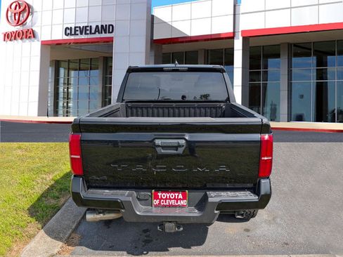 Used 2024 Toyota Tacoma TRD Off-Road AWD/4WD image 6