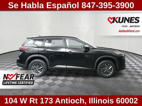 Used 2024 Nissan Rogue S image 2