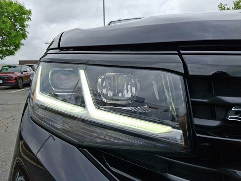 Used 2023 Volkswagen Atlas SEL R-Line AWD/4WD image 9