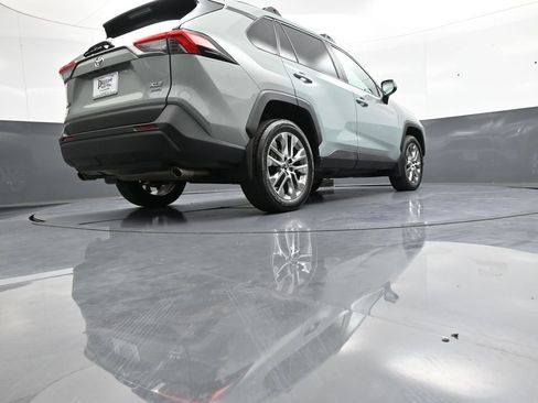 Certified 2020 Toyota RAV4 XLE Premium AWD/4WD image 31