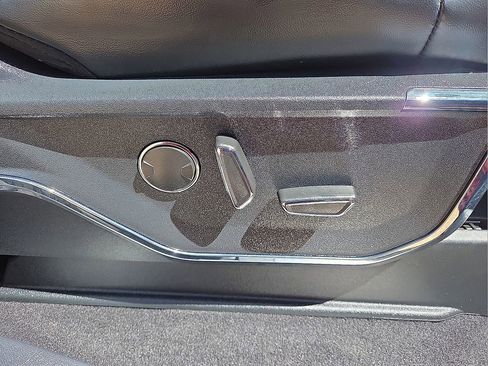 Used 2023 Ford F150 Platinum w/ Equipment Group 701A High image 15