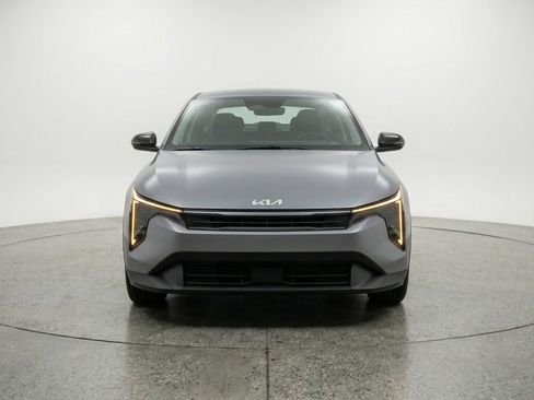 Used 2025 Kia K4 FWD image 2