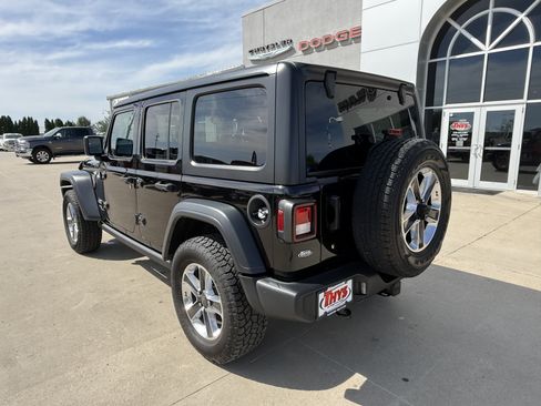 Used 2020 Jeep Wrangler Unlimited Sport S AWD/4WD image 37