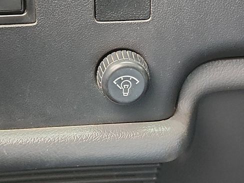 Used 1993 Toyota Pickup Deluxe image 10