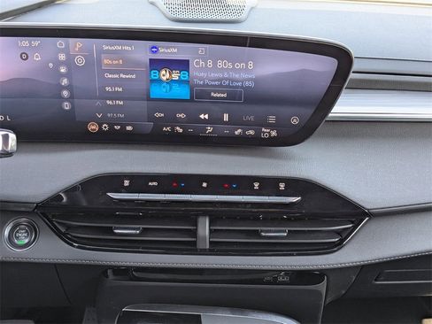 Used 2025 Buick Enclave Preferred image 17