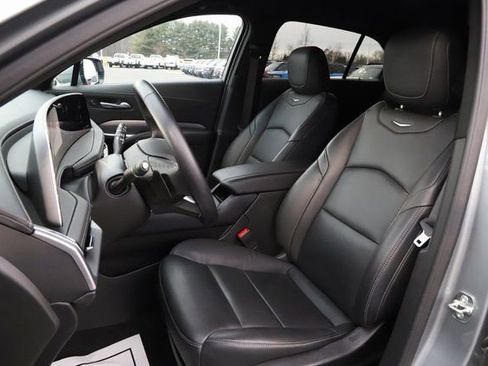 Used 2025 Cadillac XT4 Premium Luxury image 14