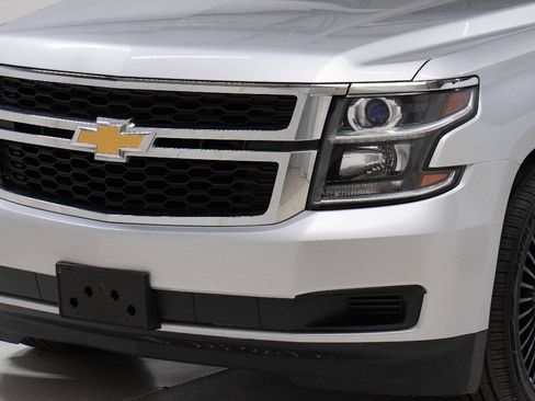 Used 2016 Chevrolet Suburban LT image 9