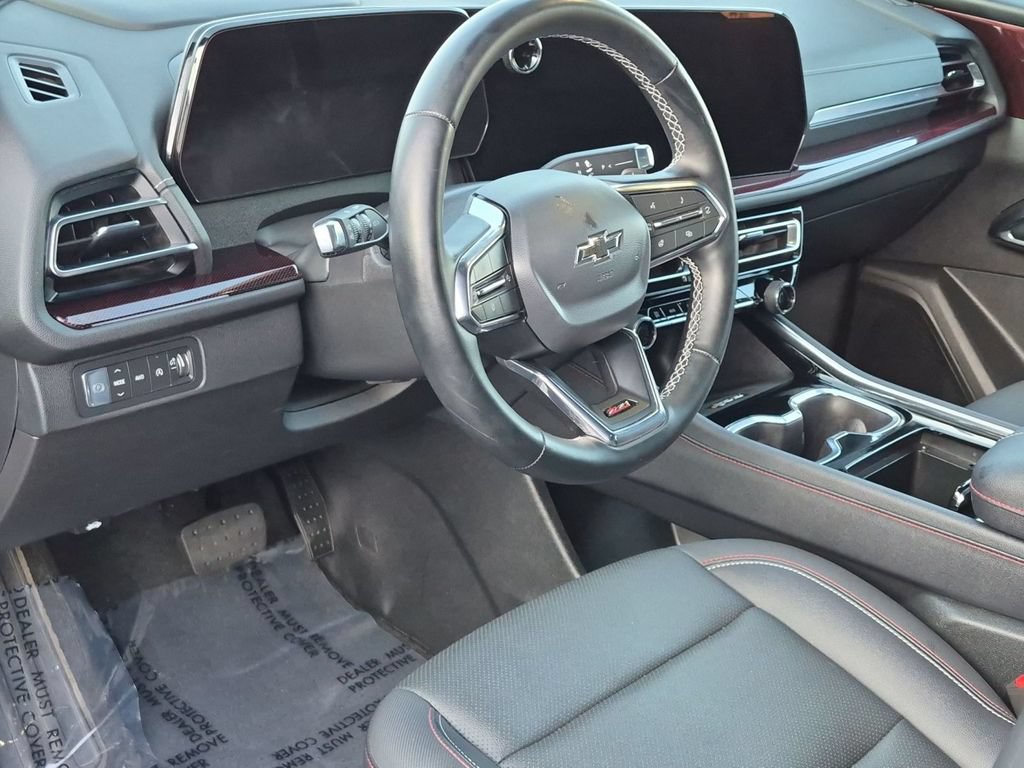 Used 2025 Chevrolet Traverse Z71 AWD/4WD image 14