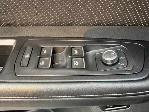 Used 2024 Volkswagen Atlas Cross Sport SE AWD/4WD image 15